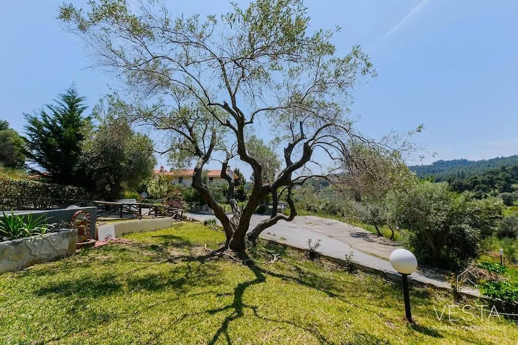 Oasis 2-Bdrm Retreat With Private Garden,Pefkohori Daire Pefkochori