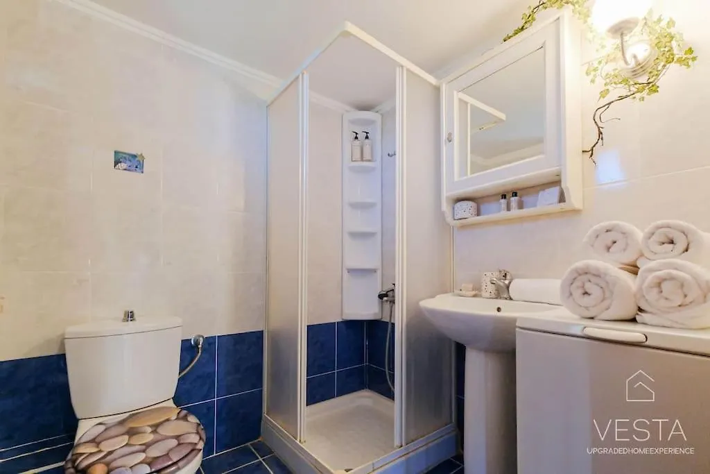 Oasis 2-Bdrm Retreat With Private Garden,Pefkohori Daire Pefkochori