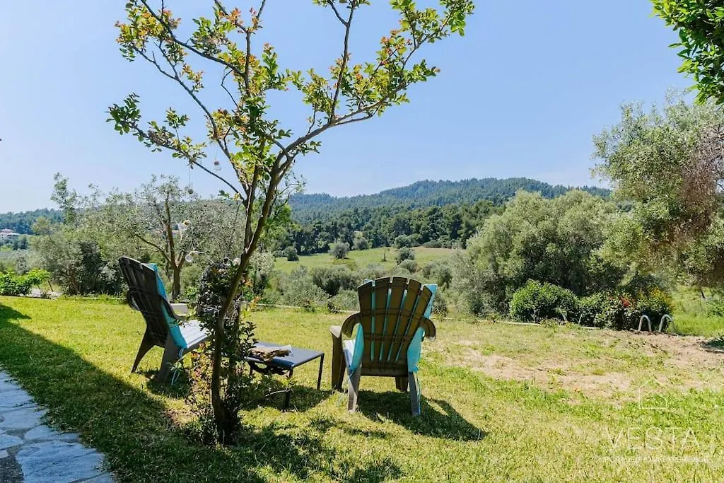 Oasis 2-Bdrm Retreat With Private Garden,Pefkohori Daire 0*, Pefkochori